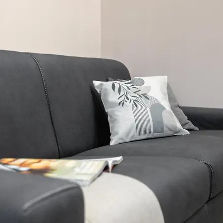 Apartment La Dama D Piazza Bengasi