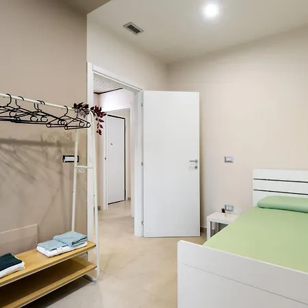 La Dama D Piazza Bengasi *