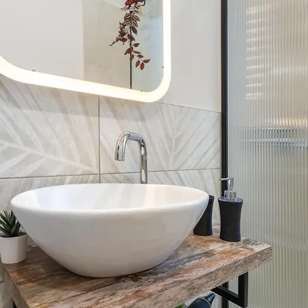 La Dama D Piazza Bengasi Moncalieri