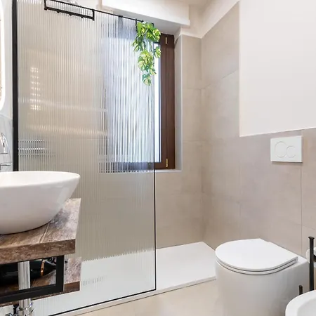 La Dama D Piazza Bengasi