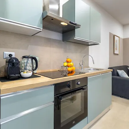 La Dama D Piazza Bengasi Apartment *