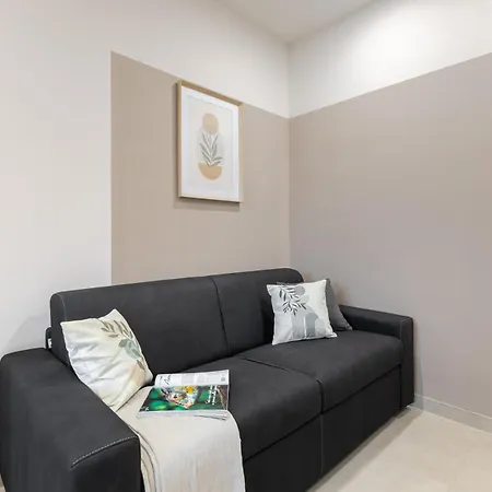 Apartment La Dama D Piazza Bengasi *