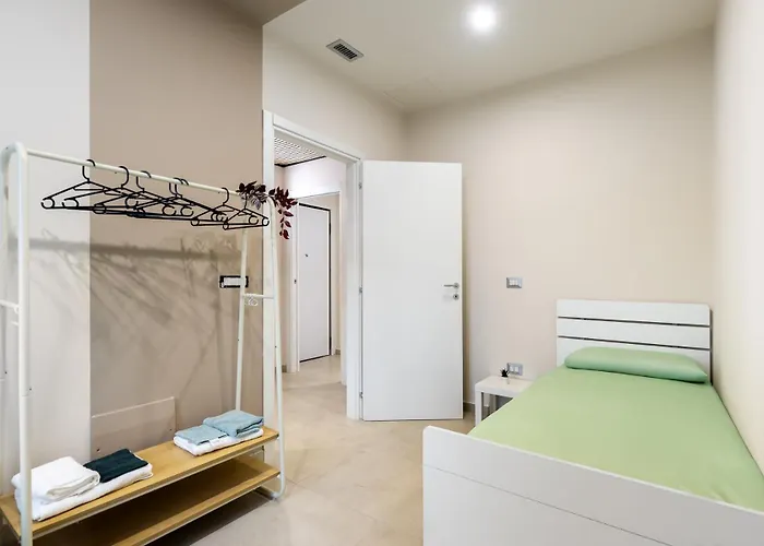 La Dama D Piazza Bengasi *